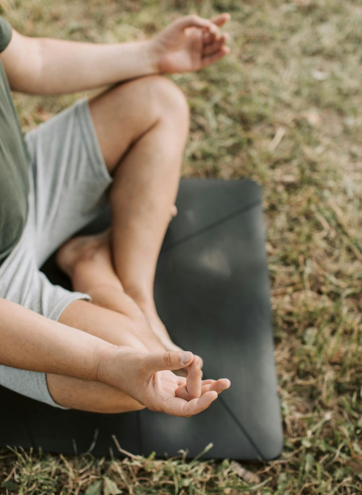 pexels-vlada-karpovich-8940489